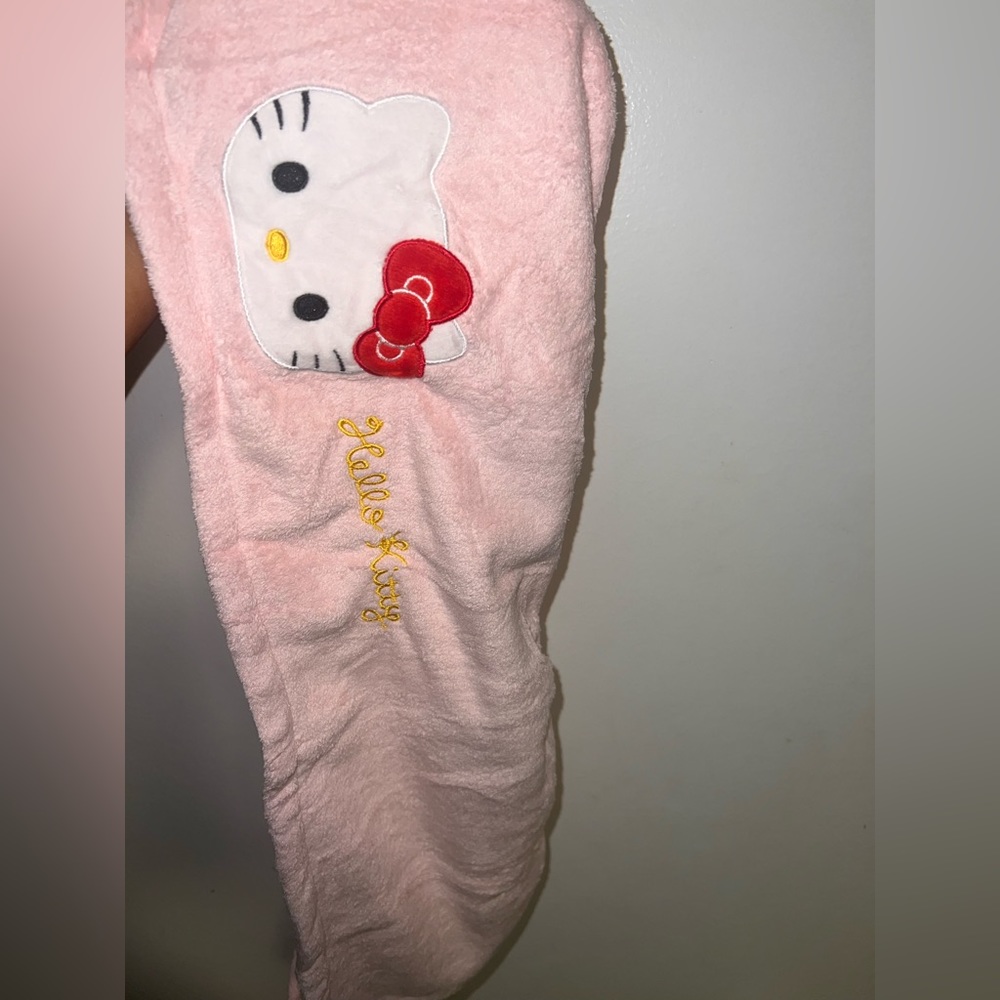 Hello kitty head towel dryer
